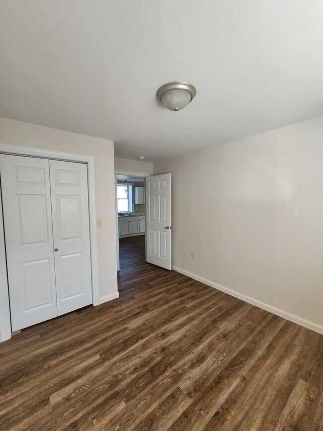Building Photo - 377 White Deer Ave