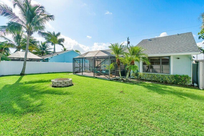 Building Photo - 6085 Robinson St