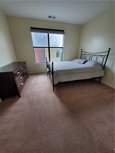 Building Photo - 400 17th St NW