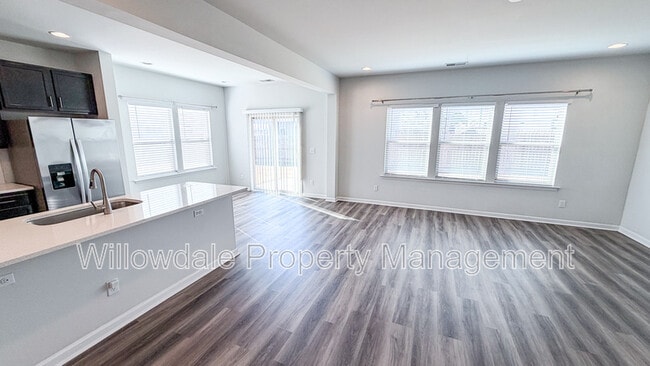 Building Photo - 993 Deaton Dr