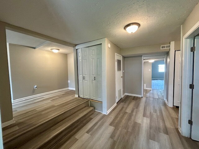 Building Photo - Newly Renovated 2 bedroom 1 Bath Duplex in Noblesville