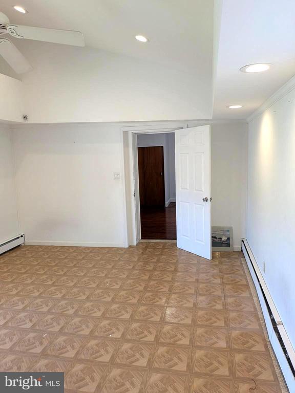 Building Photo - 7524 Whitaker Ave