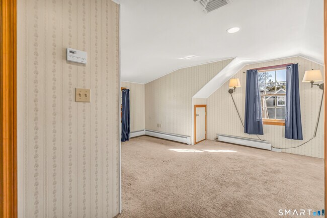 Building Photo - 466 High Hill Rd