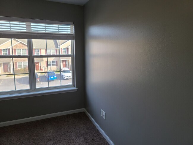 Building Photo - 3 Bedroom Townhome for Rent in Waynesboro