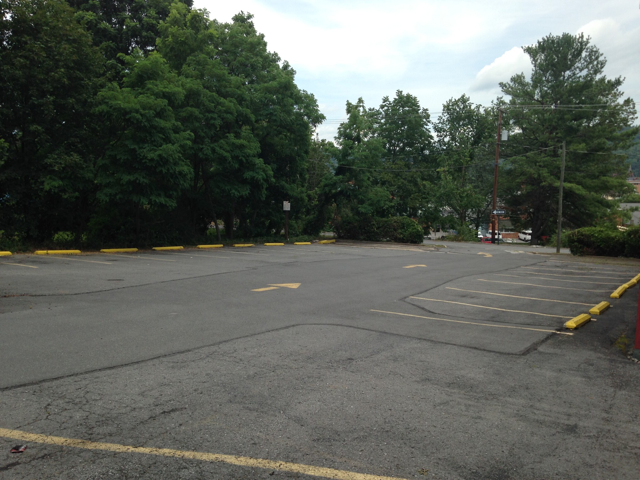 Parking Lot - 128 N Fairview St