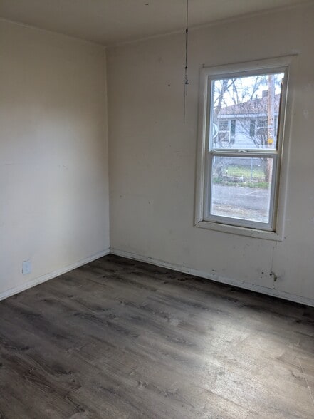 Building Photo - 1017 Mitchell St