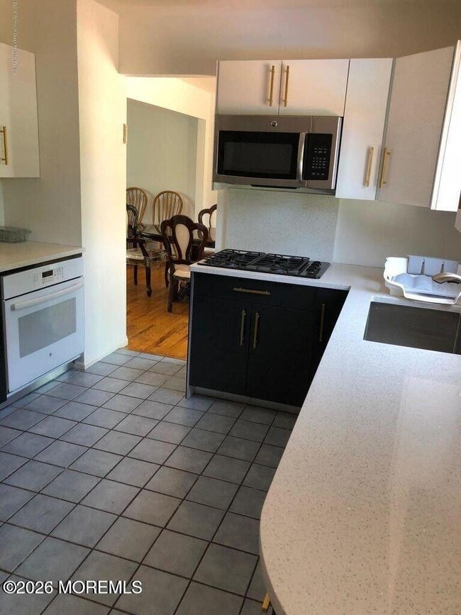 Building Photo - 505 W Lincoln Ave