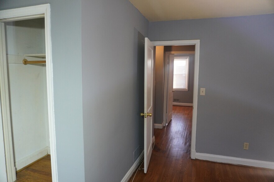 Building Photo - 3811 Lyndale Ave