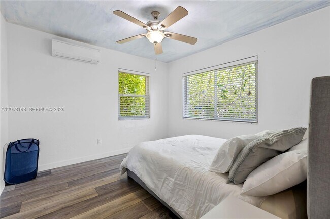 Building Photo - 821 84th St