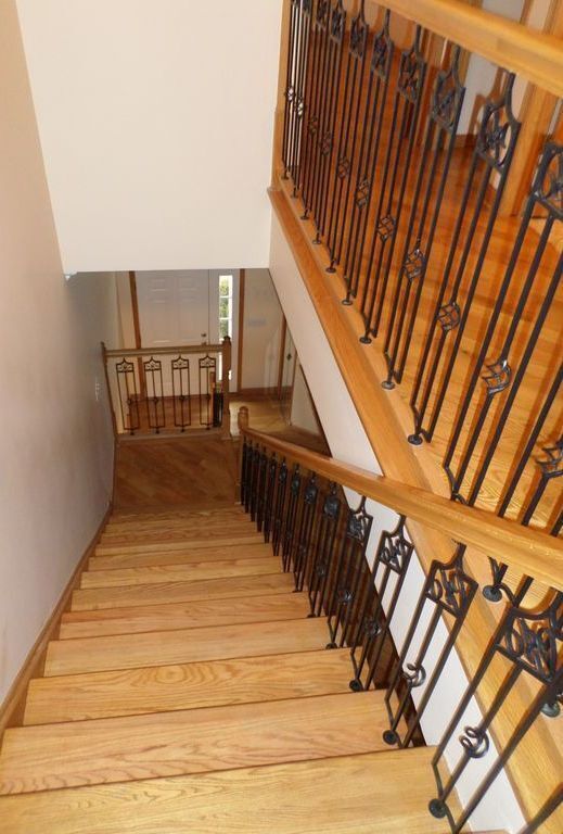 Building Photo - 183 E River Rd