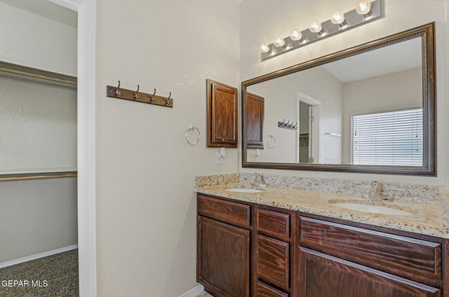 Building Photo - 14458 Vincent Kalel