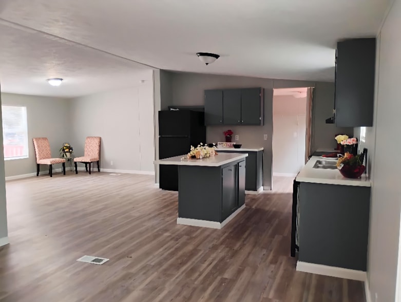 Building Photo - 138 Rainbow Dr