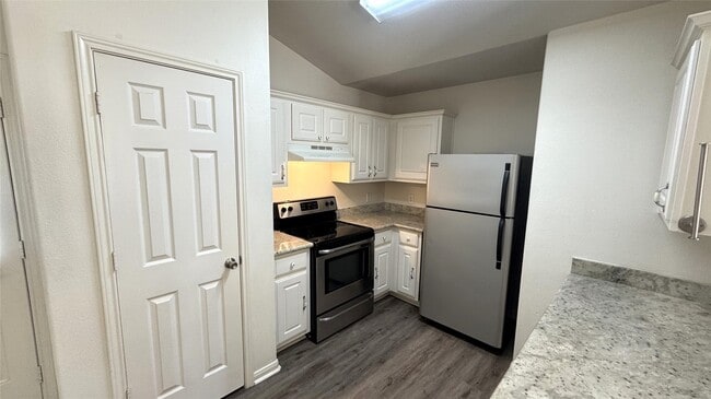 Building Photo - 28831 Frio River Loop