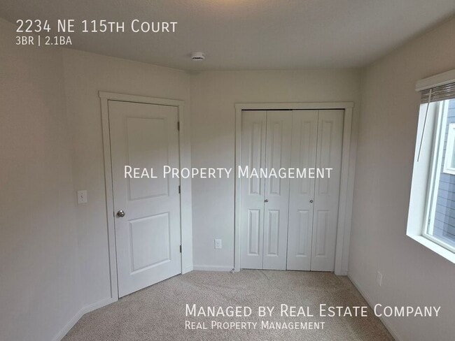 Building Photo - 2234 NE 115th Ct