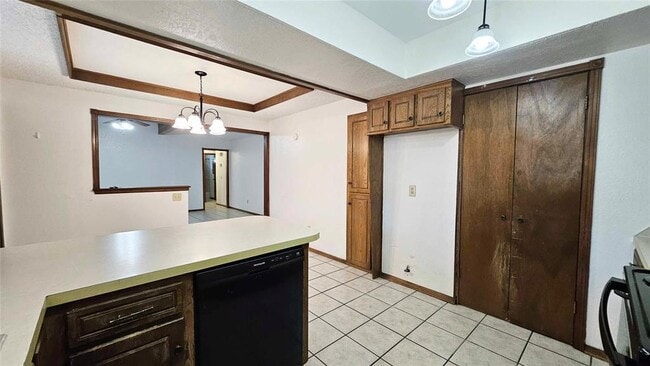 Building Photo - 10417 Fairfax Ln