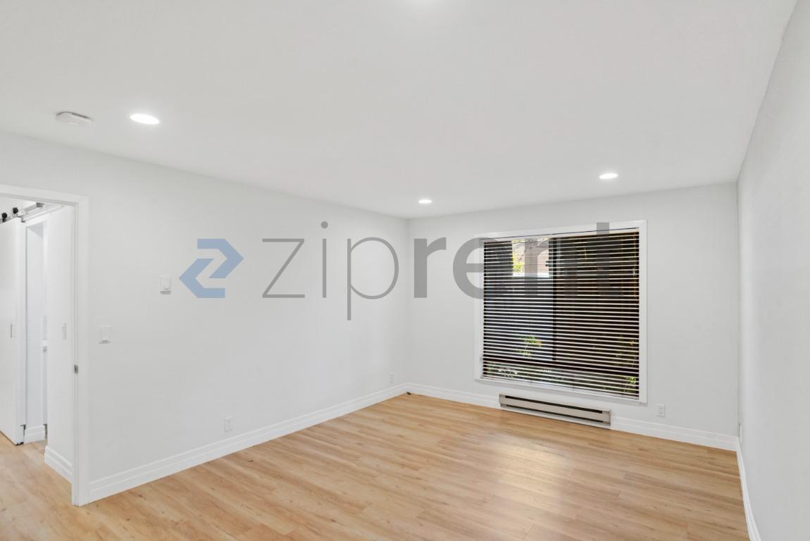 Building Photo - Unit 27