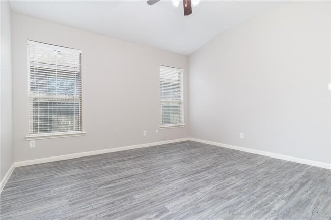 Building Photo - 23523 Maple Vista Ln