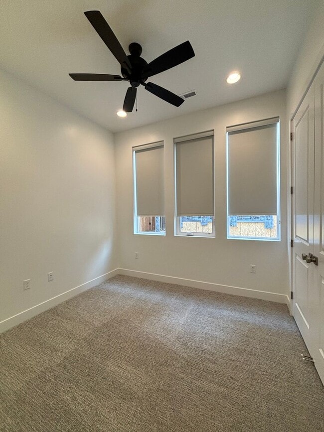 Building Photo - Price Reduced!! Woodland Estates Townhome!