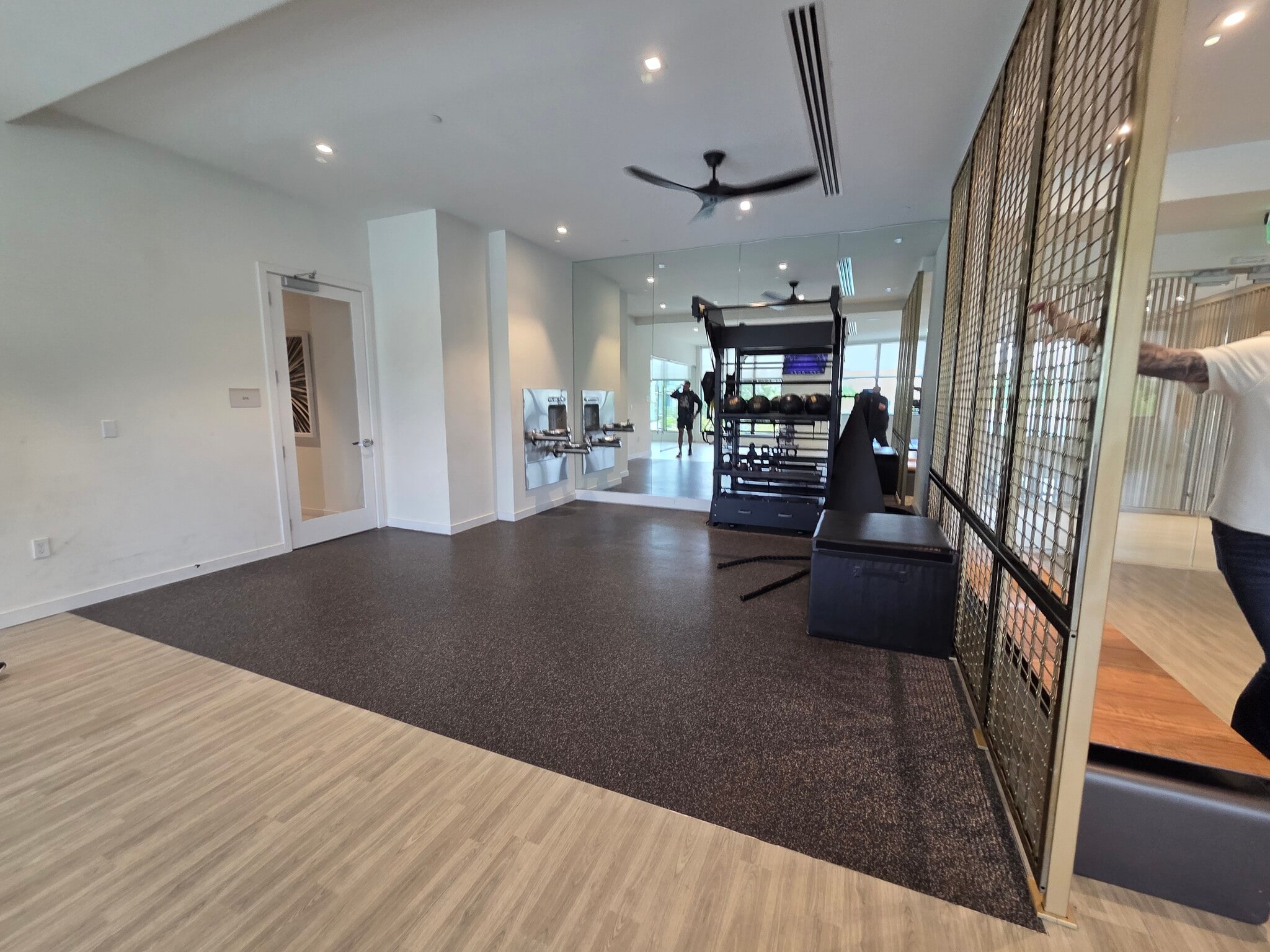 Building Photo - 7554 W 4th Ct