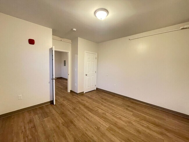 Building Photo - 461 Beech St