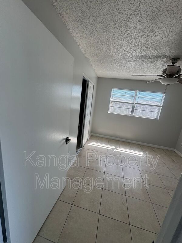 Building Photo - 3206 Louisiana Ave