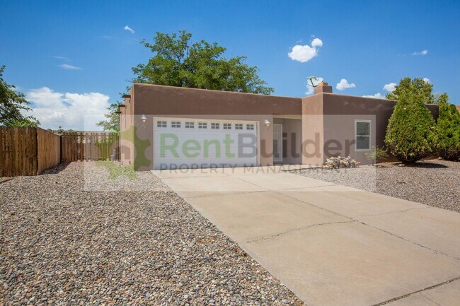 Building Photo - 10101 La Paz Dr