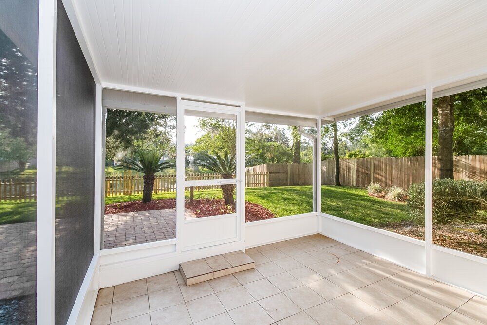 Building Photo - 10757 Spurs Ct