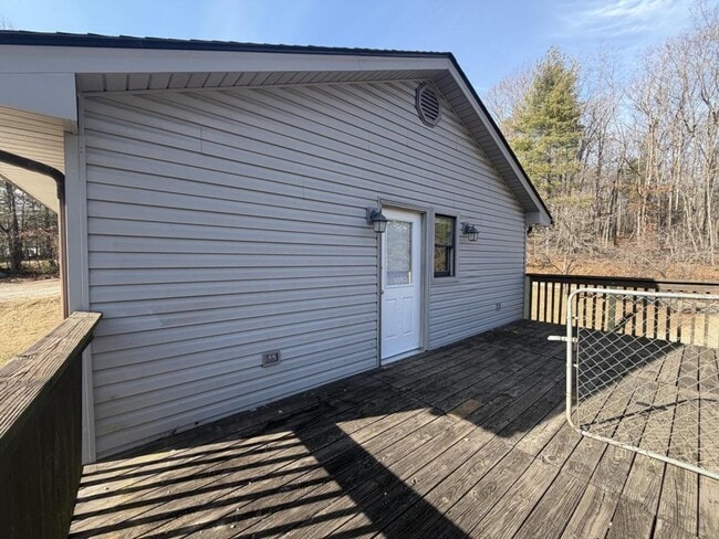 Building Photo - 150 Nature's Own Rd