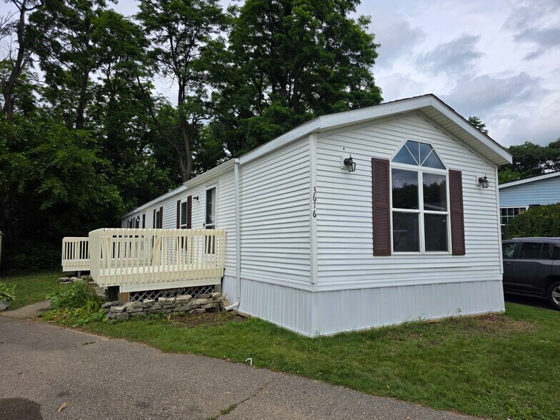 Building Photo - 3676 Willow Ct