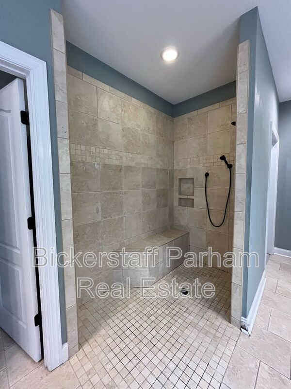Building Photo - 7073 Spring Walk Dr