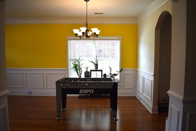 Building Photo - 2190 Harborview Dr