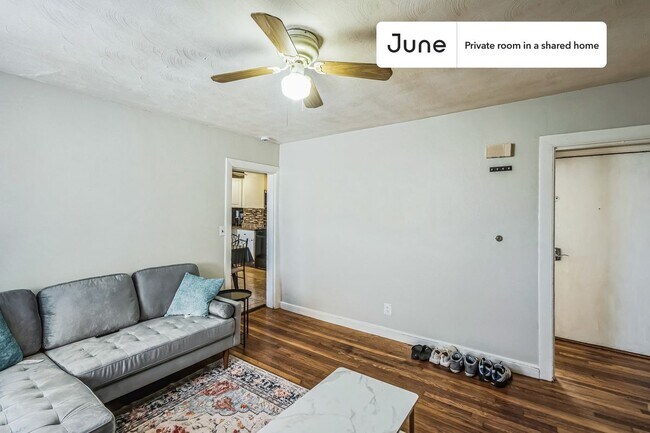 Building Photo - Room in Shared 4 bed/2 bath home