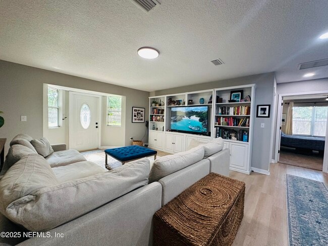 Building Photo - 14066 Inlet Dr