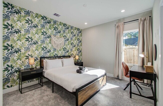 Building Photo - 8320 Curry Rd