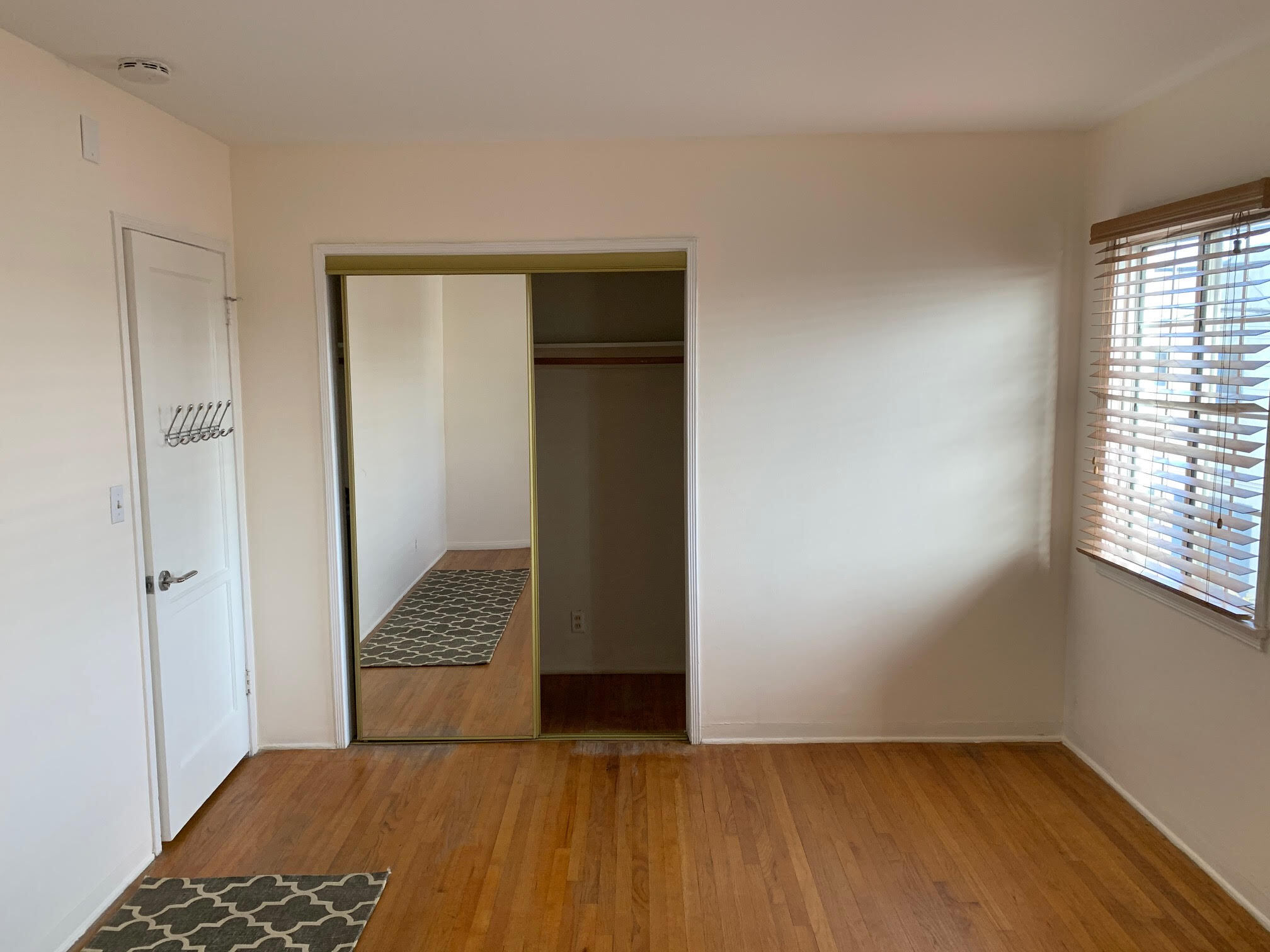 Building Photo - 253 5th Ave