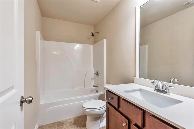 Building Photo - 2755 Maple Park Pl