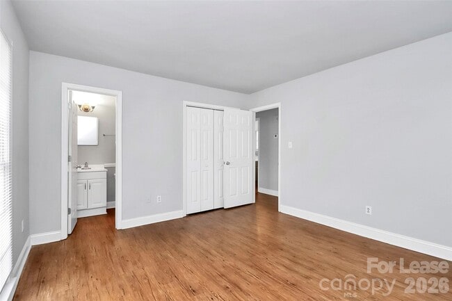 Building Photo - 919 Pineborough Rd