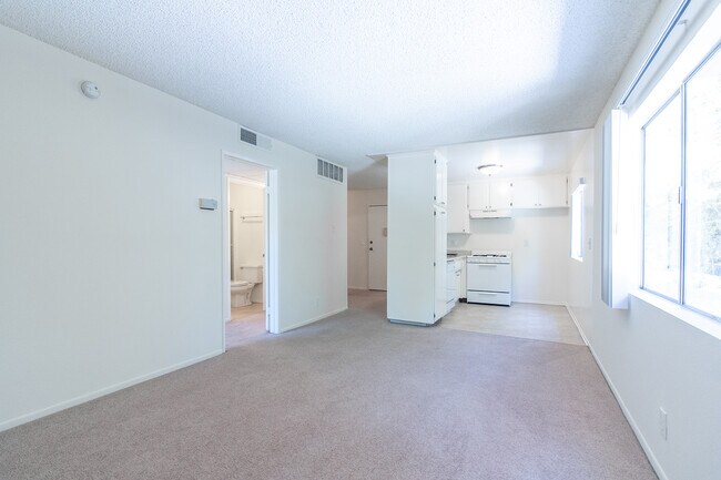 Building Photo - 10827 Morrison St