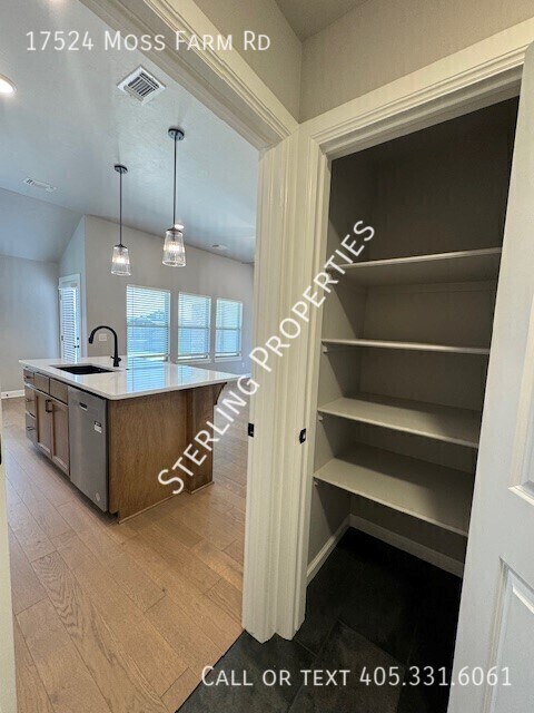 Building Photo - 17524 Moss Farm Rd