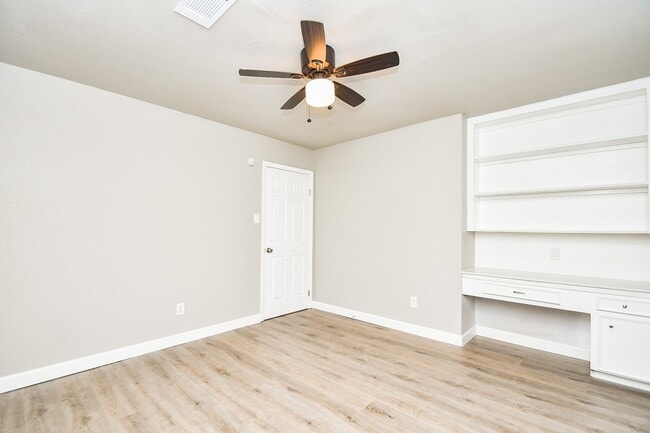 Building Photo - 6911 Winding Trace Dr