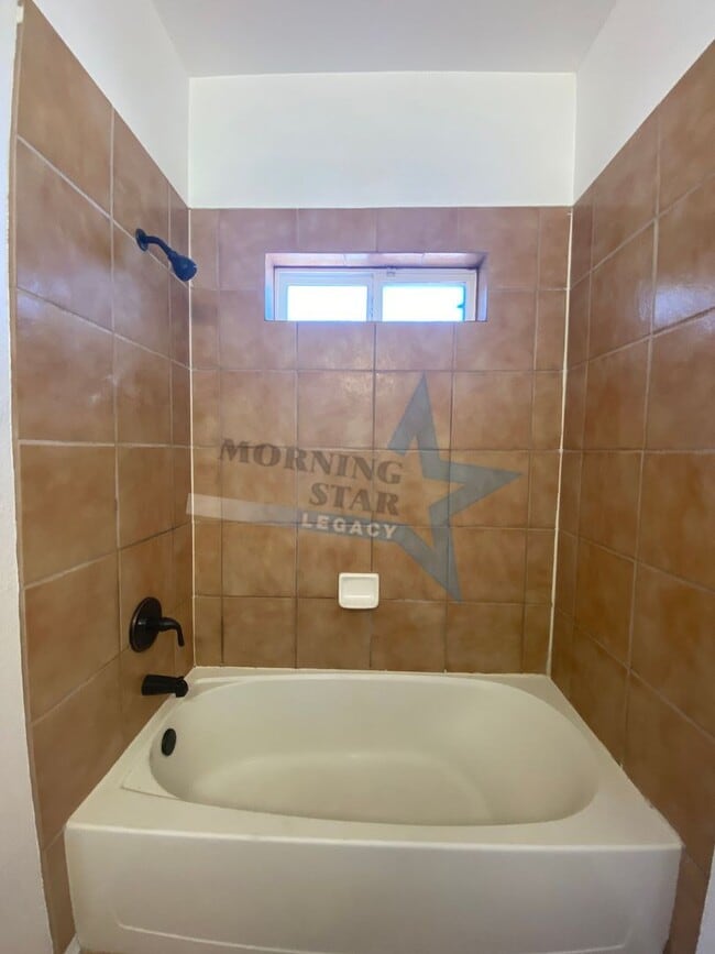 Building Photo - Charming 3 bedroom 2 bath home in Las Colinas