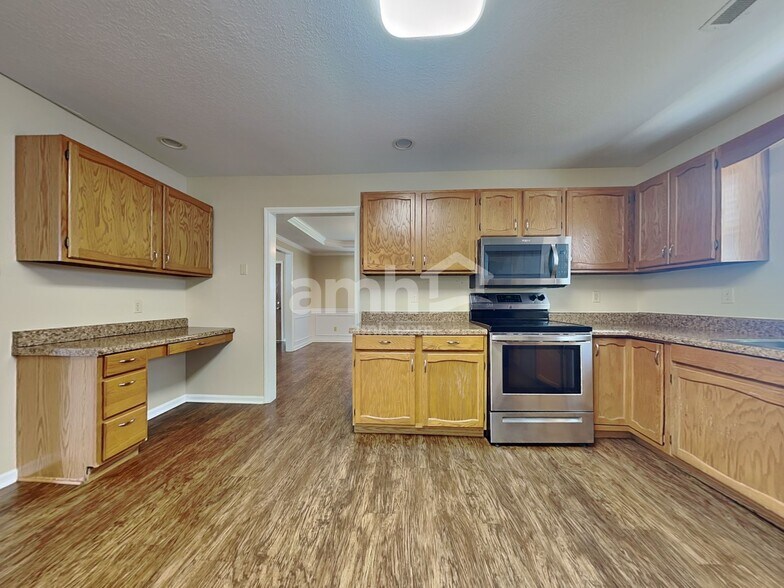 Building Photo - 10037 Double Tree Rd