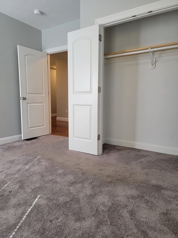 Building Photo - 946 Warren Ave