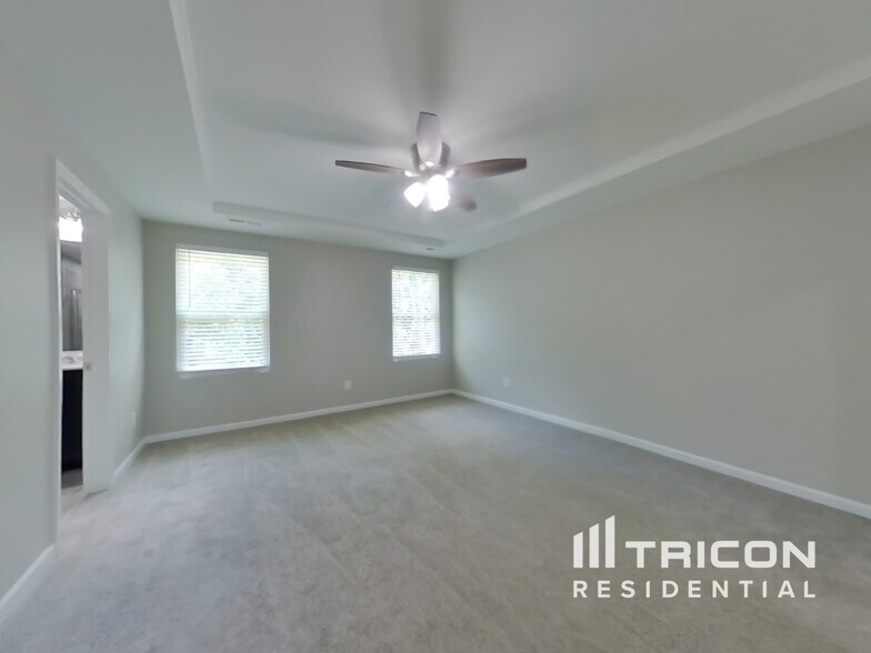 Building Photo - 449 Willard Wds Dr