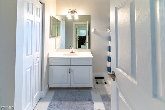 Building Photo - 8896 Bracken Way