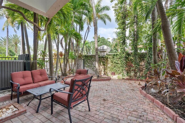 Building Photo - 1382 Harbor View W
