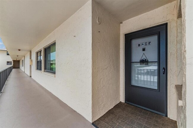 Building Photo - 12300 Vonn Rd