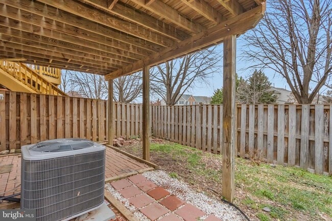 Building Photo - 45550 Whitcomb Square