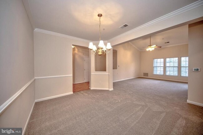 Building Photo - 712 Kings Path