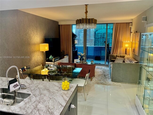 Building Photo - 200 Biscayne Blvd Way